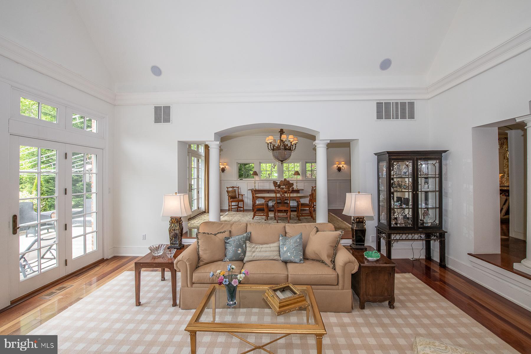 WAYNEWOODS - Residential