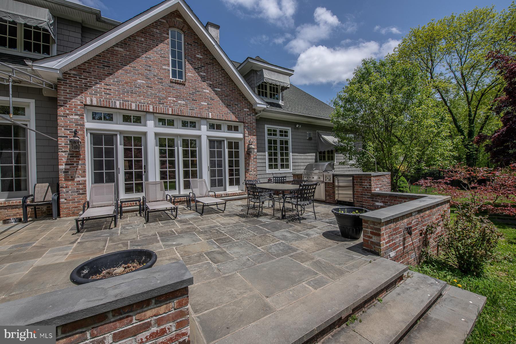 WAYNEWOODS - Residential