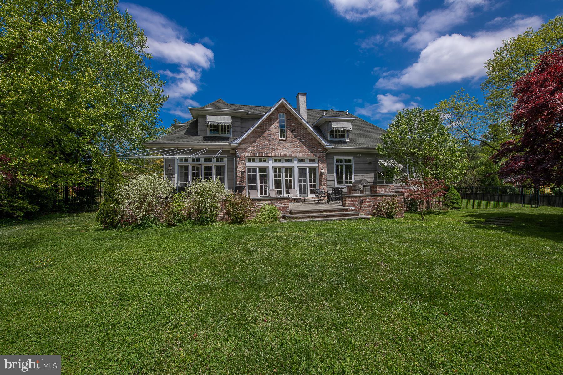 WAYNEWOODS - Residential