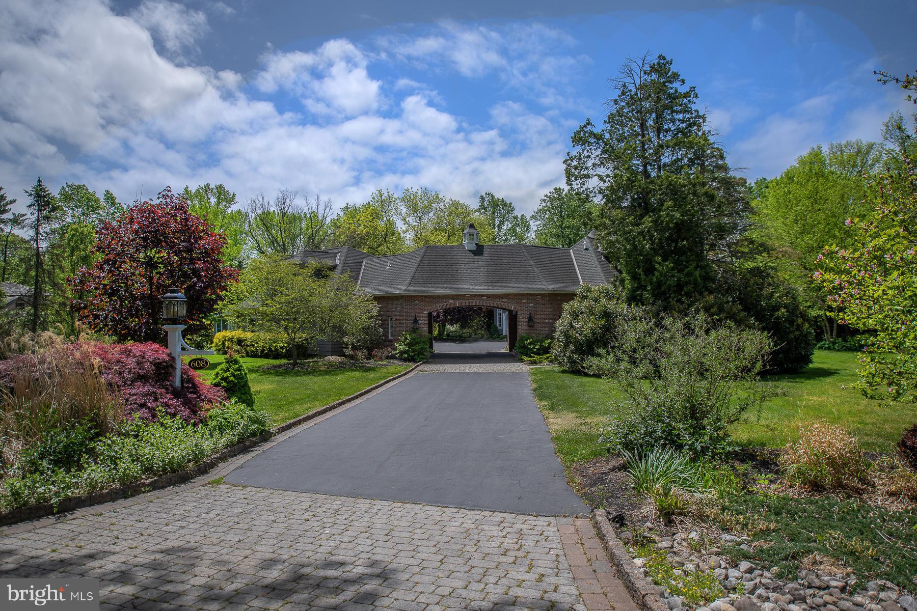 WAYNEWOODS - Residential