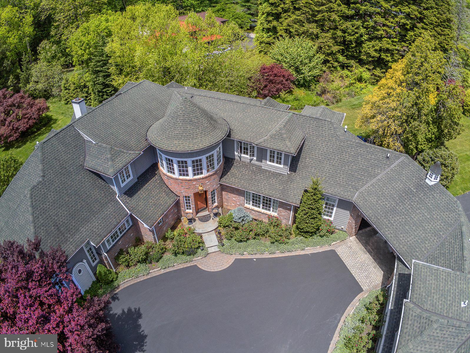 WAYNEWOODS - Residential