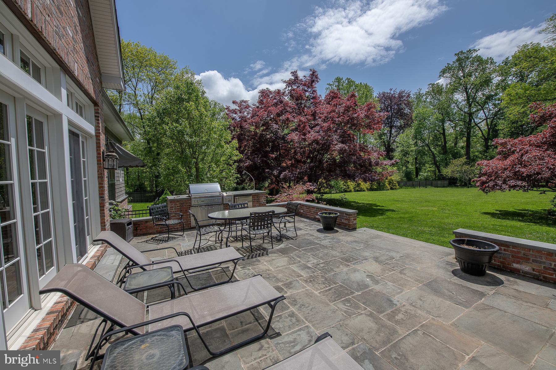 WAYNEWOODS - Residential