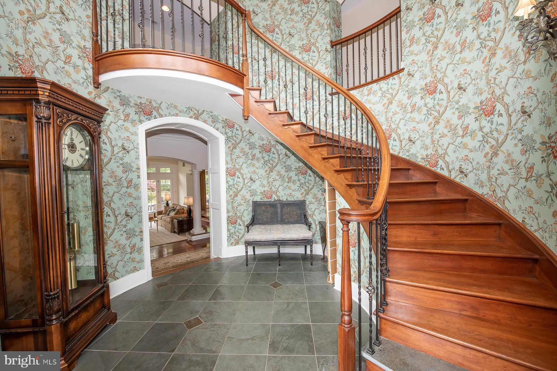 WAYNEWOODS - Residential