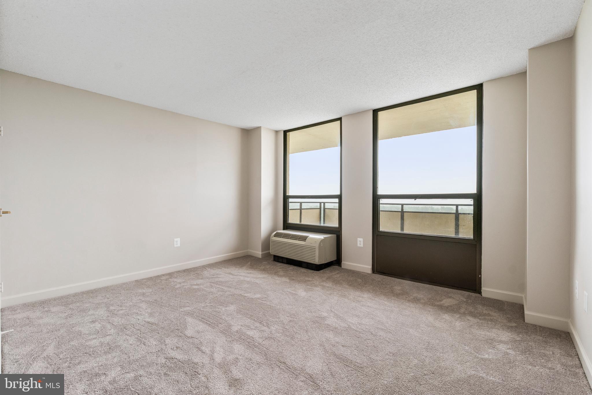 RIDGELY TOWSON CENTER - Residential