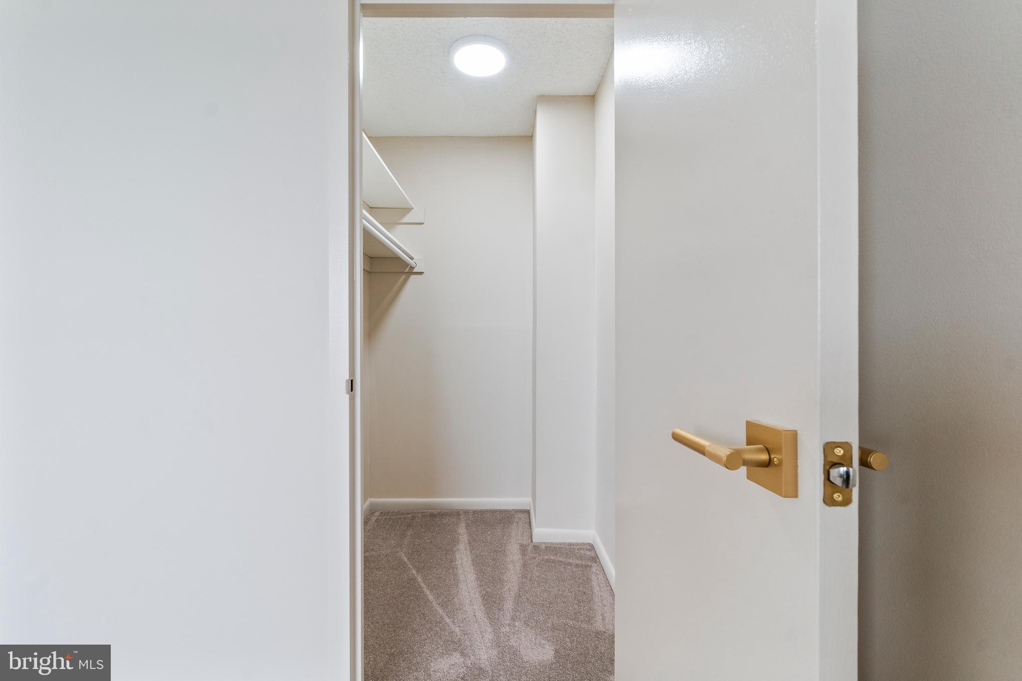 RIDGELY TOWSON CENTER - Residential