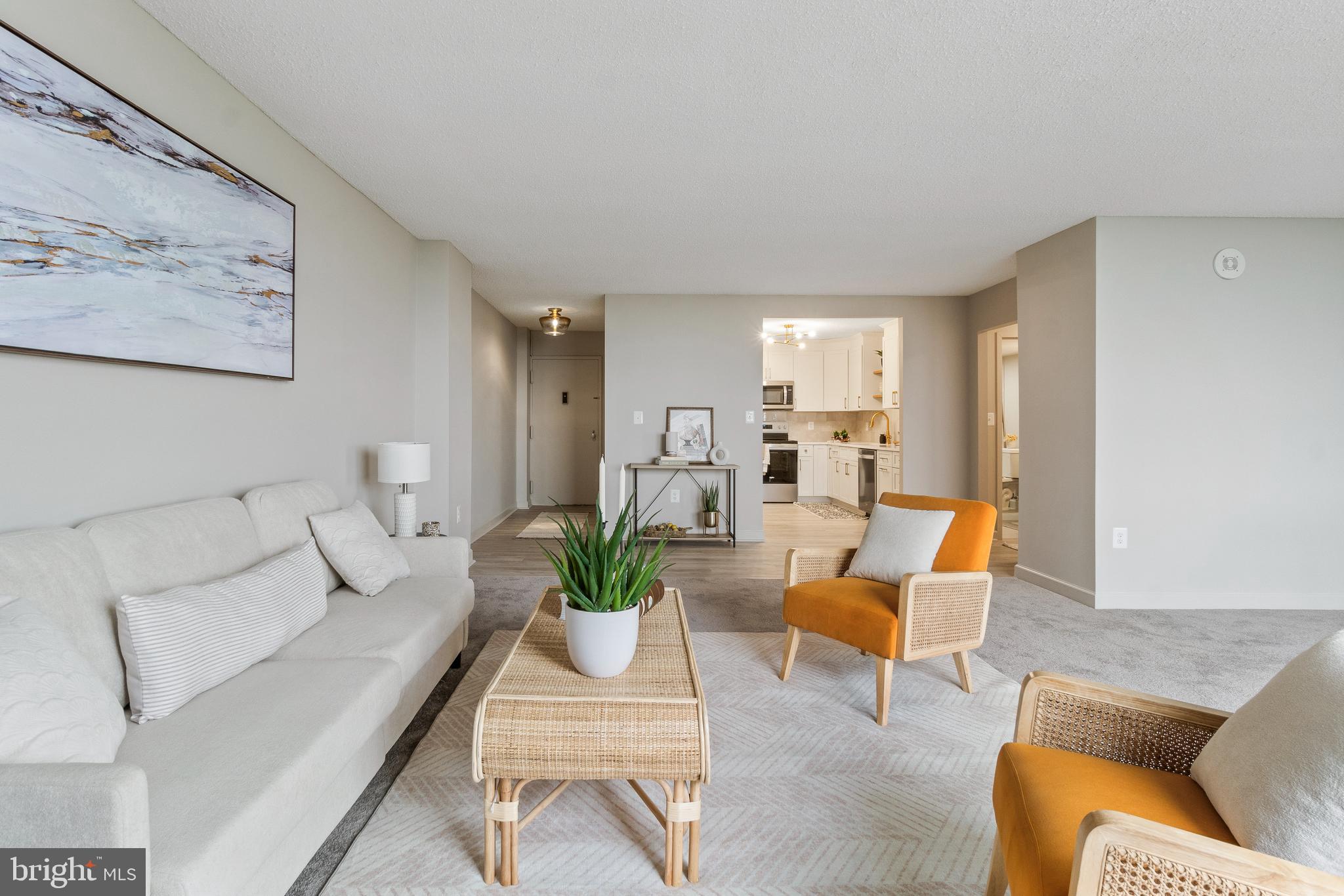 RIDGELY TOWSON CENTER - Residential