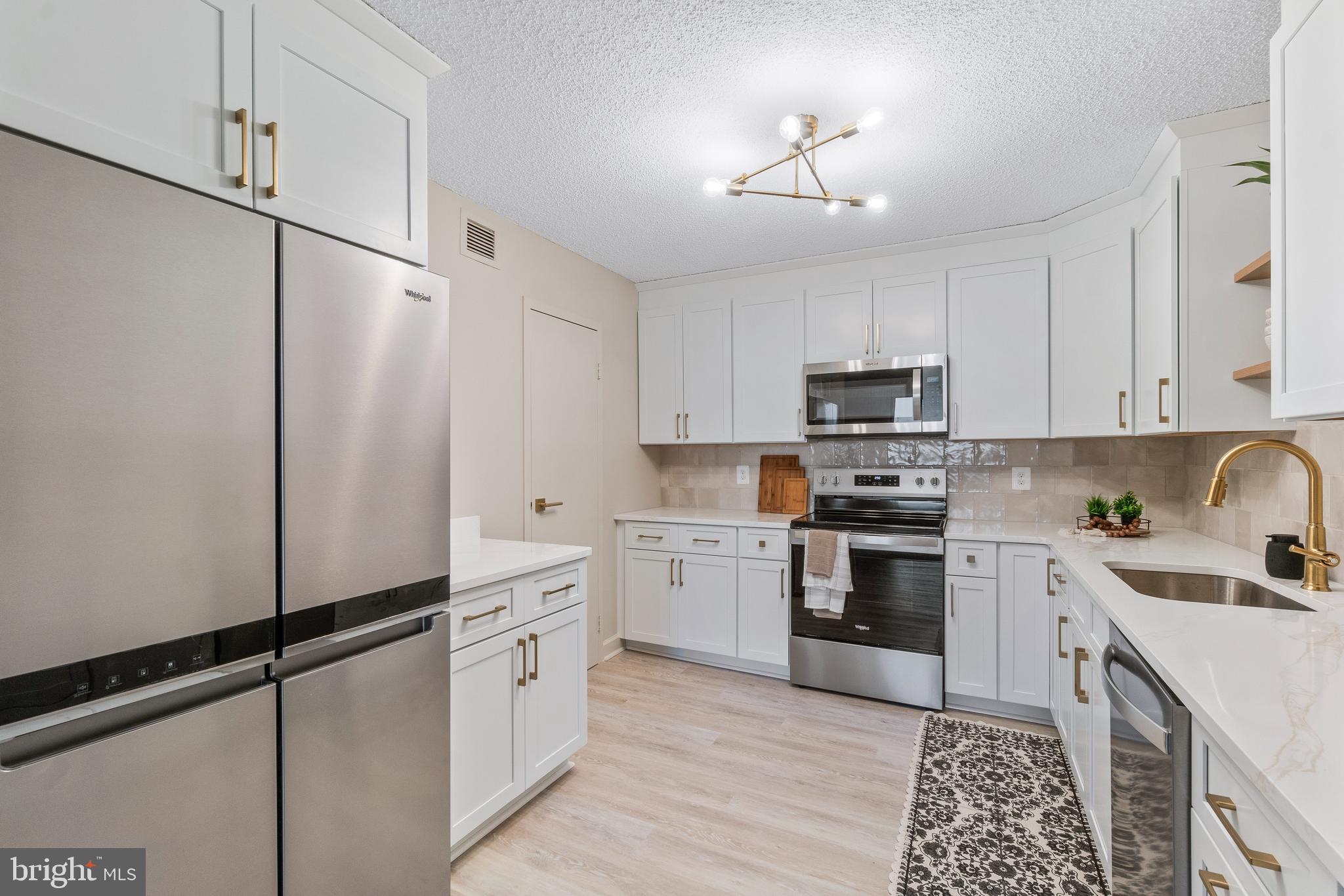 RIDGELY TOWSON CENTER - Residential