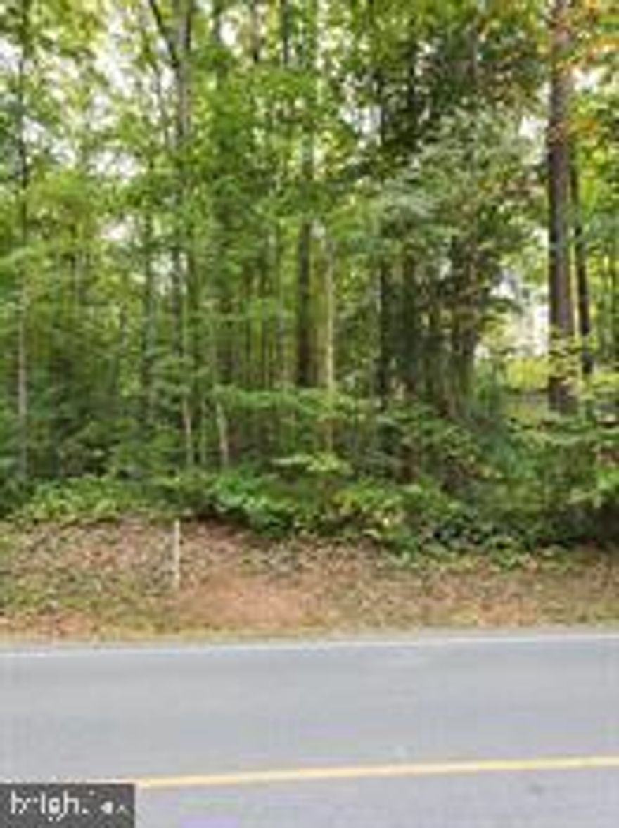 Great lot offering tremendous privacy!  Gently sloping lot backs up to well lot to ensure your privacy in Amenity Rich Lake of the Woods. Come build your dream home at the Lake ! Lake of the Woods , a 2700 acre community with 4260 lots and 4000+ homes is located between historic Fredericksburg and Culpeper & approximately 60 miles to DC, Charlottesville, & Richmond. Enjoy boating, swimming, water skiing, sailing, kayaking, paddle boarding or just RELAX at the parks, beaches & walking trails! Play a round of golf on the 18 hole PGA course & stop in Fairways Cafe & Pub for a drink. The Club House offers fine dining, a grill room, patio dining & pub/bar. Pickle ball & tennis are popular sports for every age. This amenity rich community has public water & sewer; onsite fire, rescue, & security; offers a 500+ acre Lake with Marinas & a 35 acre fishing lake. Just completed is a new pool & fitness/ recreational complex. Enjoy theater performances by talented residents at the Community Center ; Approx 50+ civic, service & social clubs are always looking for new members! Community Center campus includes a 2nd pool, playgrounds, soccer fields, fitness trail & picnic pavilion. Don t miss seeing the Equestrian Center where you can take a lesson, a trail ride or board your horse. Looking for a new construction or existing home in a Community with a relaxed lifestyle. Motivated Seller!