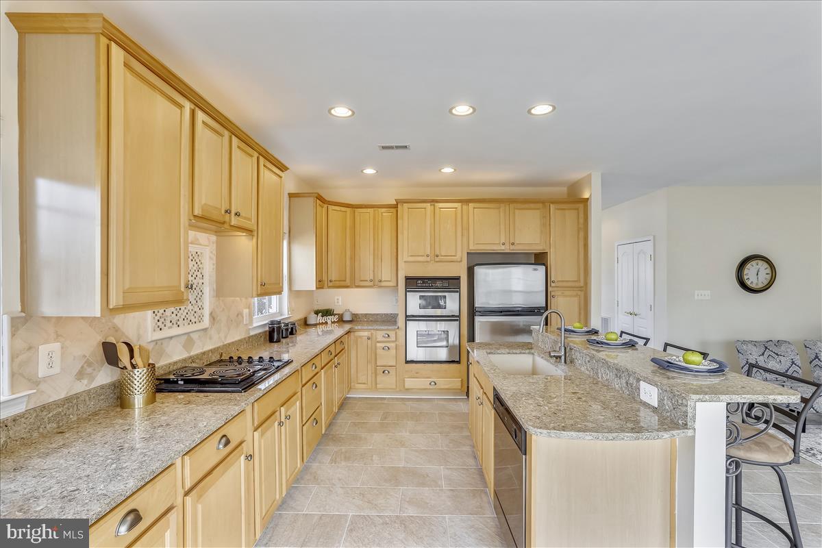 SYMPHONY VILLAGE AT CENTREVILLE - Residential