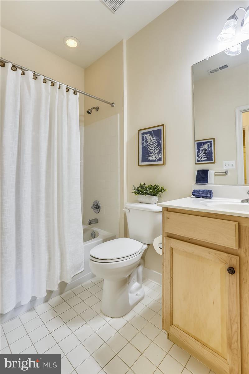 SYMPHONY VILLAGE AT CENTREVILLE - Residential