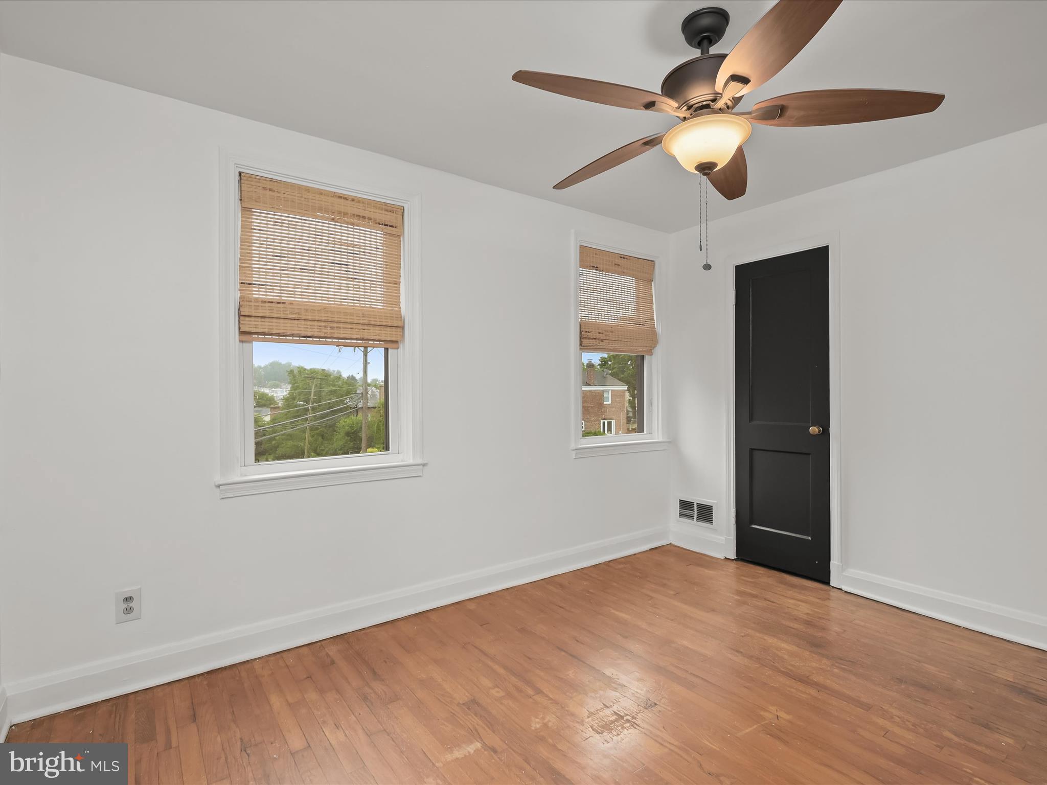 MEDFIELD - Residential