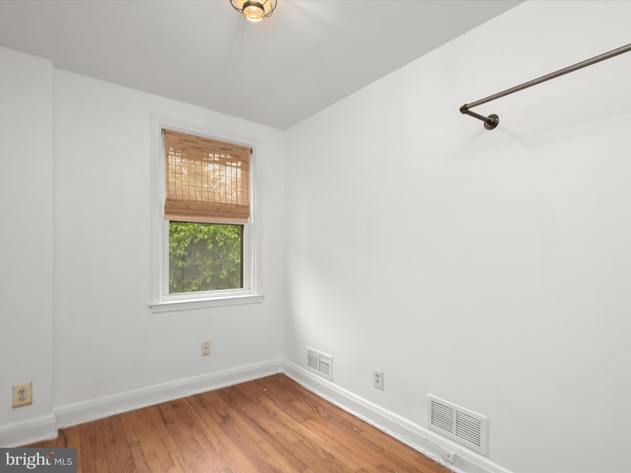 MEDFIELD - Residential