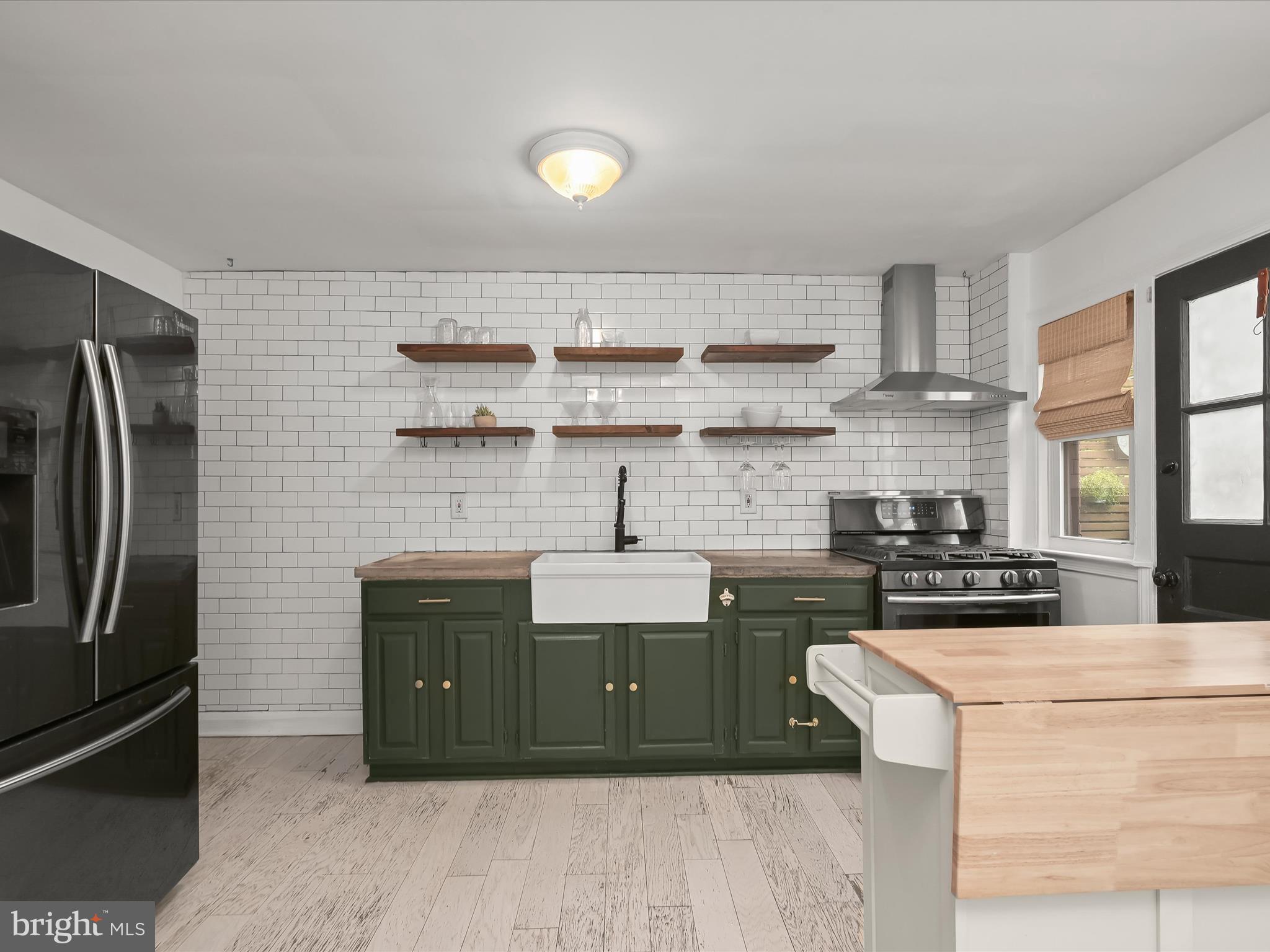 MEDFIELD - Residential