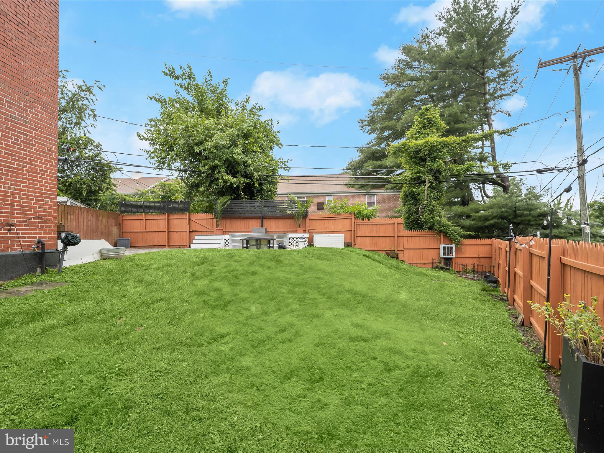 MEDFIELD - Residential