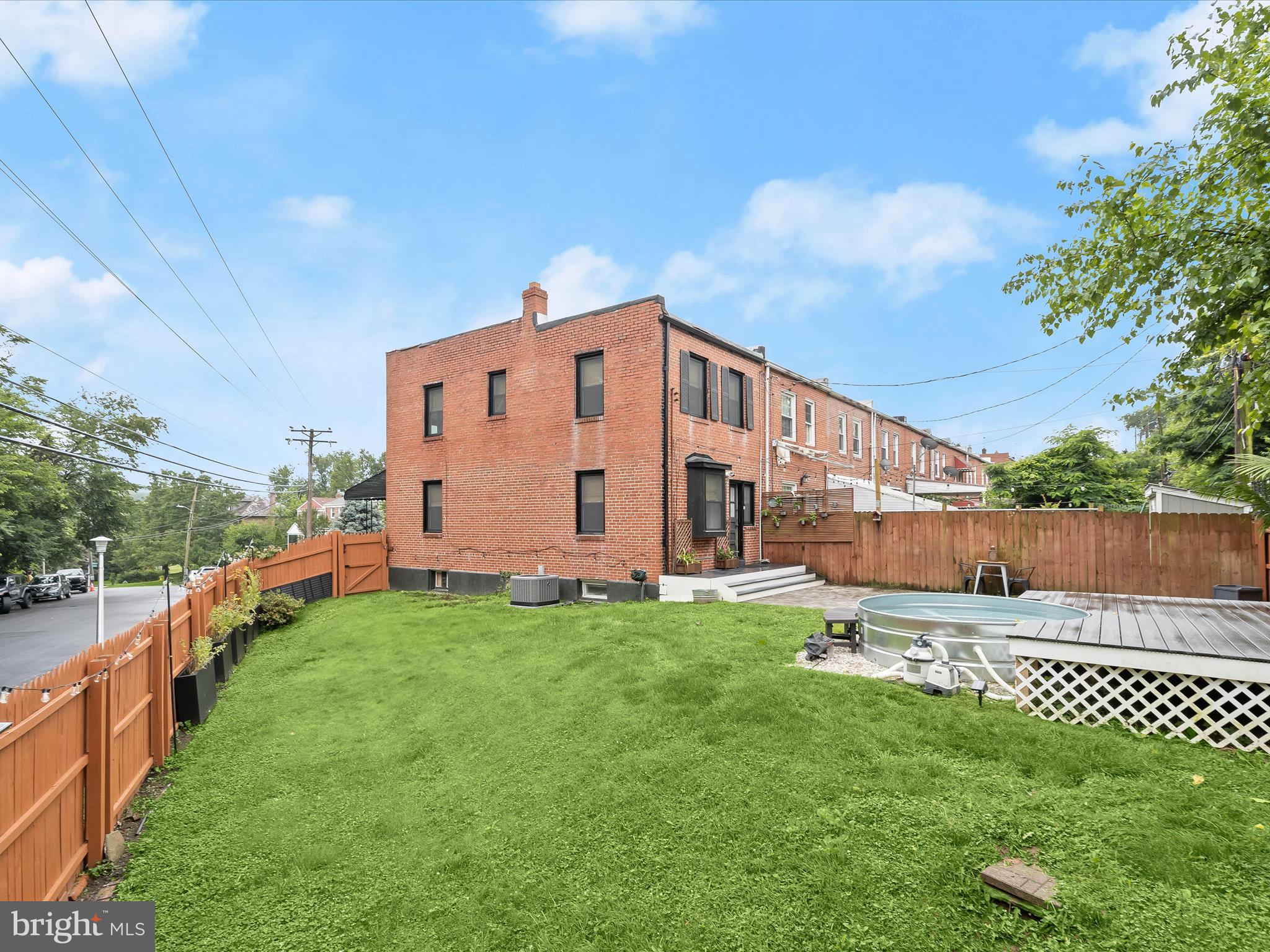 MEDFIELD - Residential