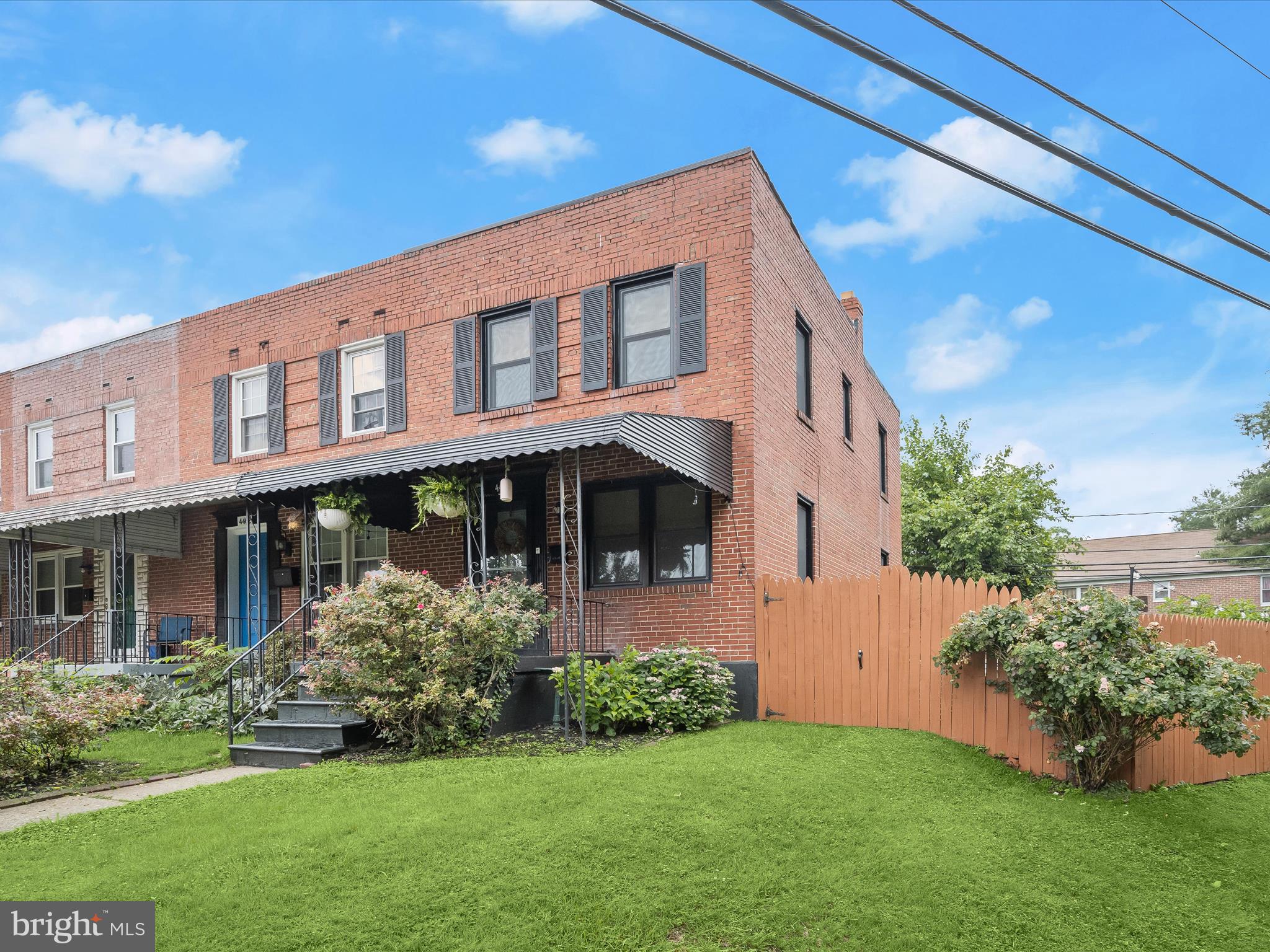 MEDFIELD - Residential