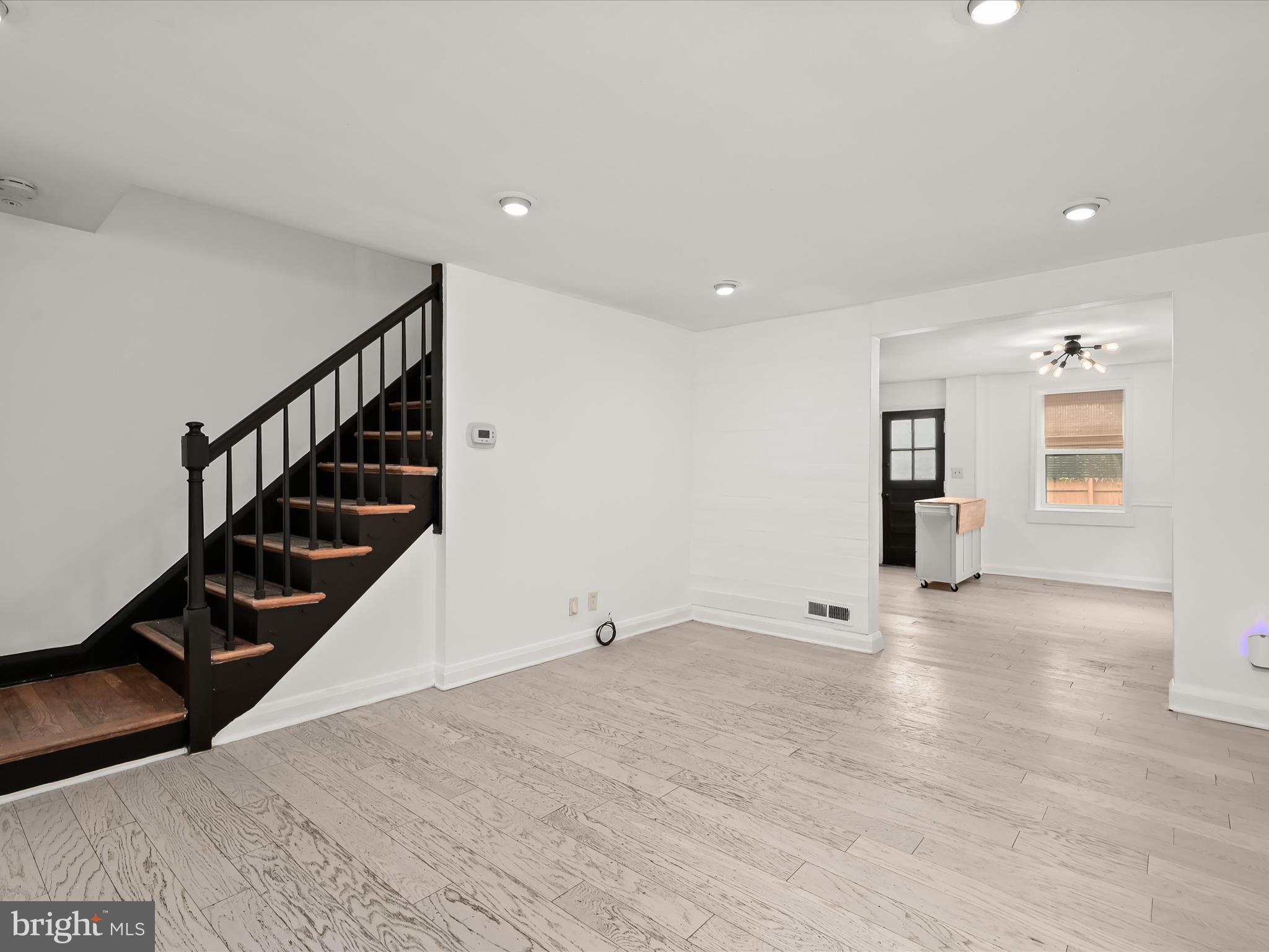 MEDFIELD - Residential