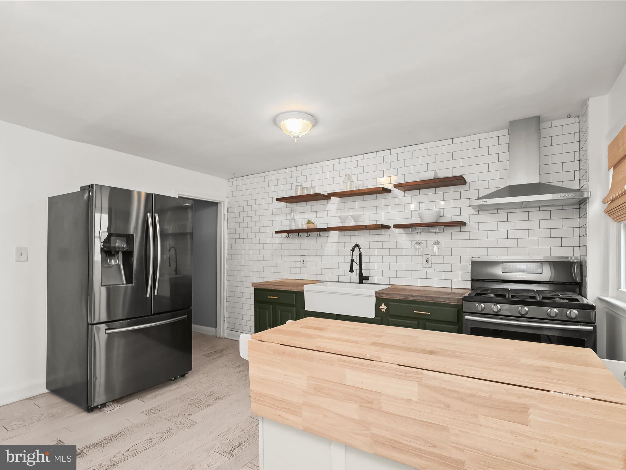 MEDFIELD - Residential