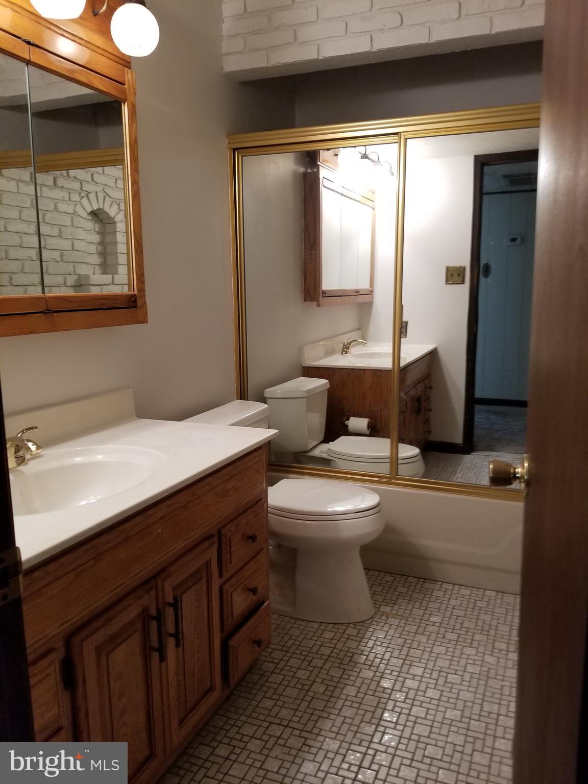 CARLSON SPRINGS - Residential Lease