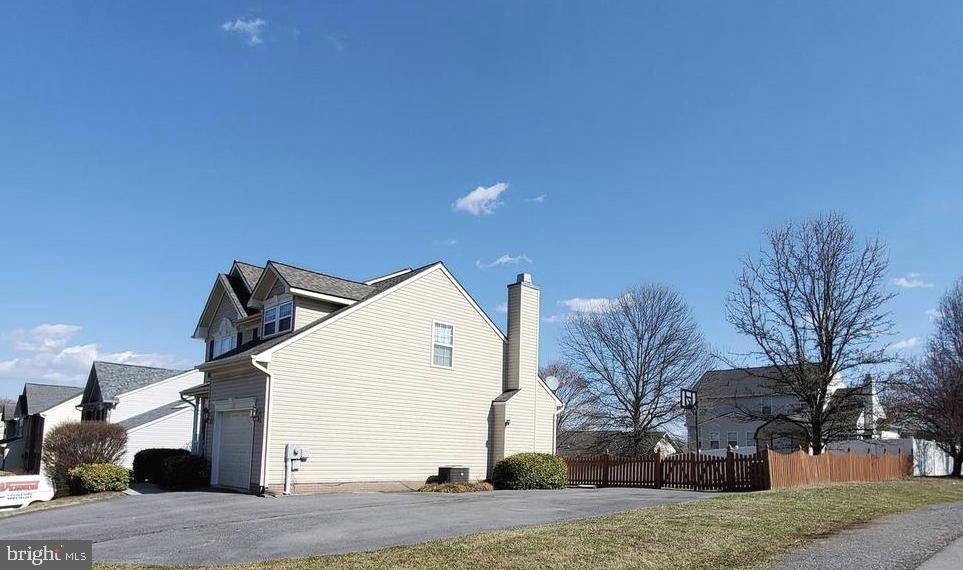 LAUREL RIDGE - Residential