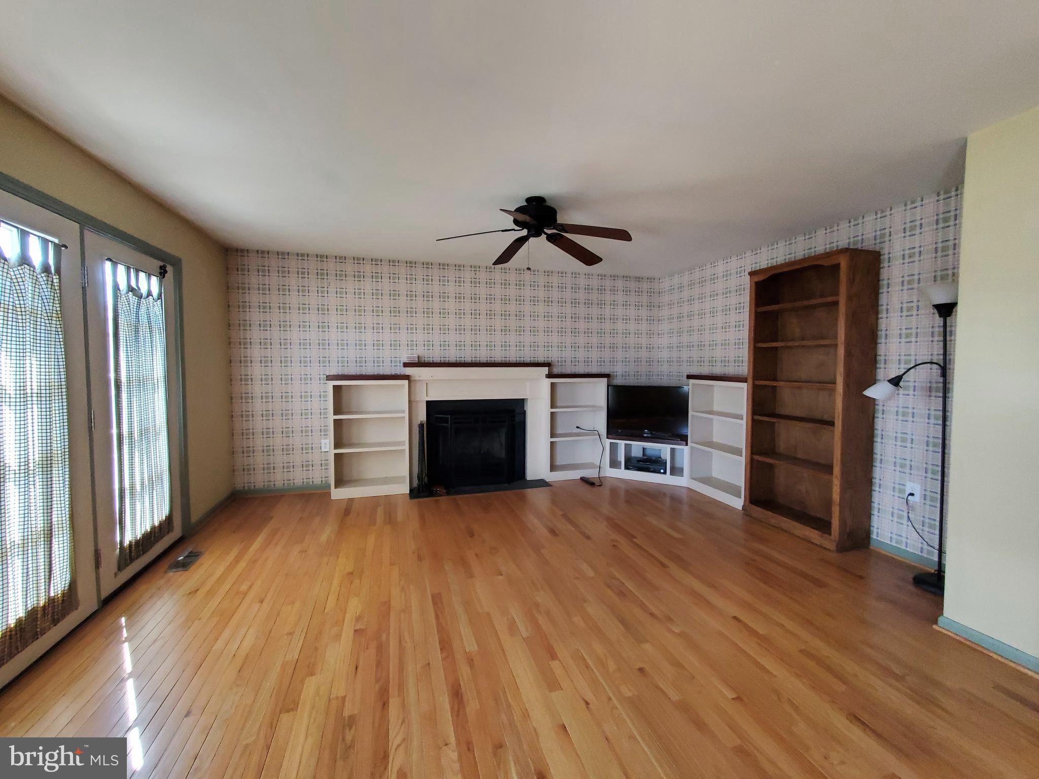 LAUREL RIDGE - Residential