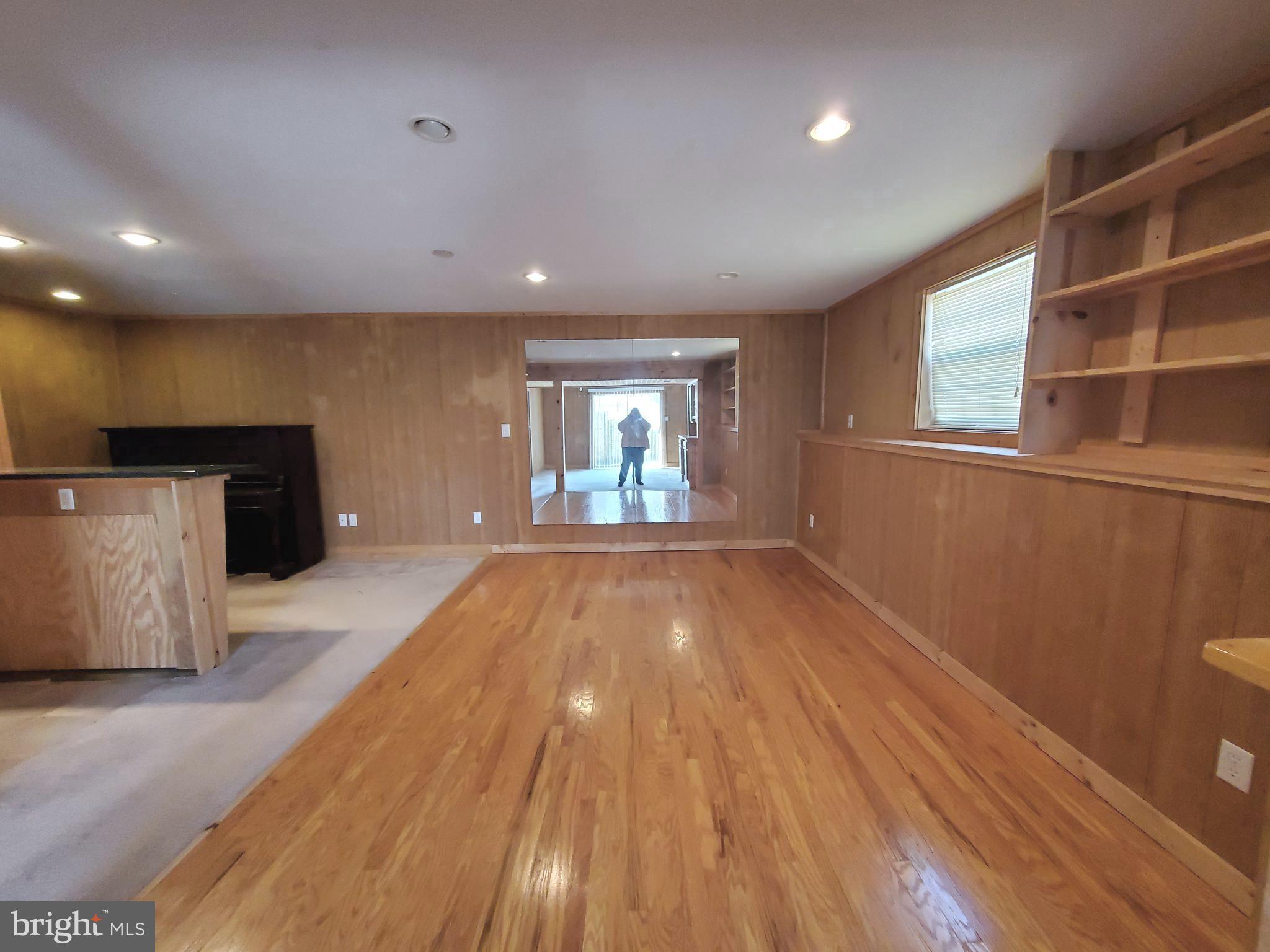 LAUREL RIDGE - Residential