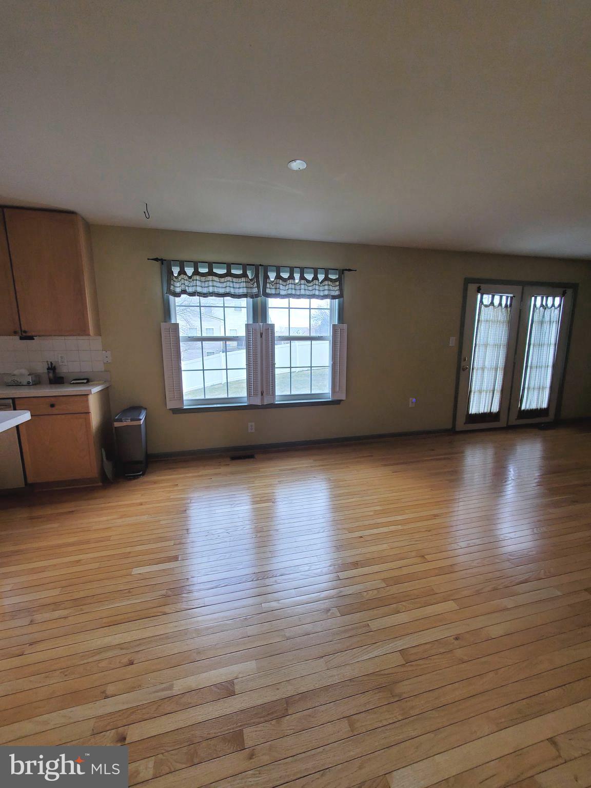 LAUREL RIDGE - Residential