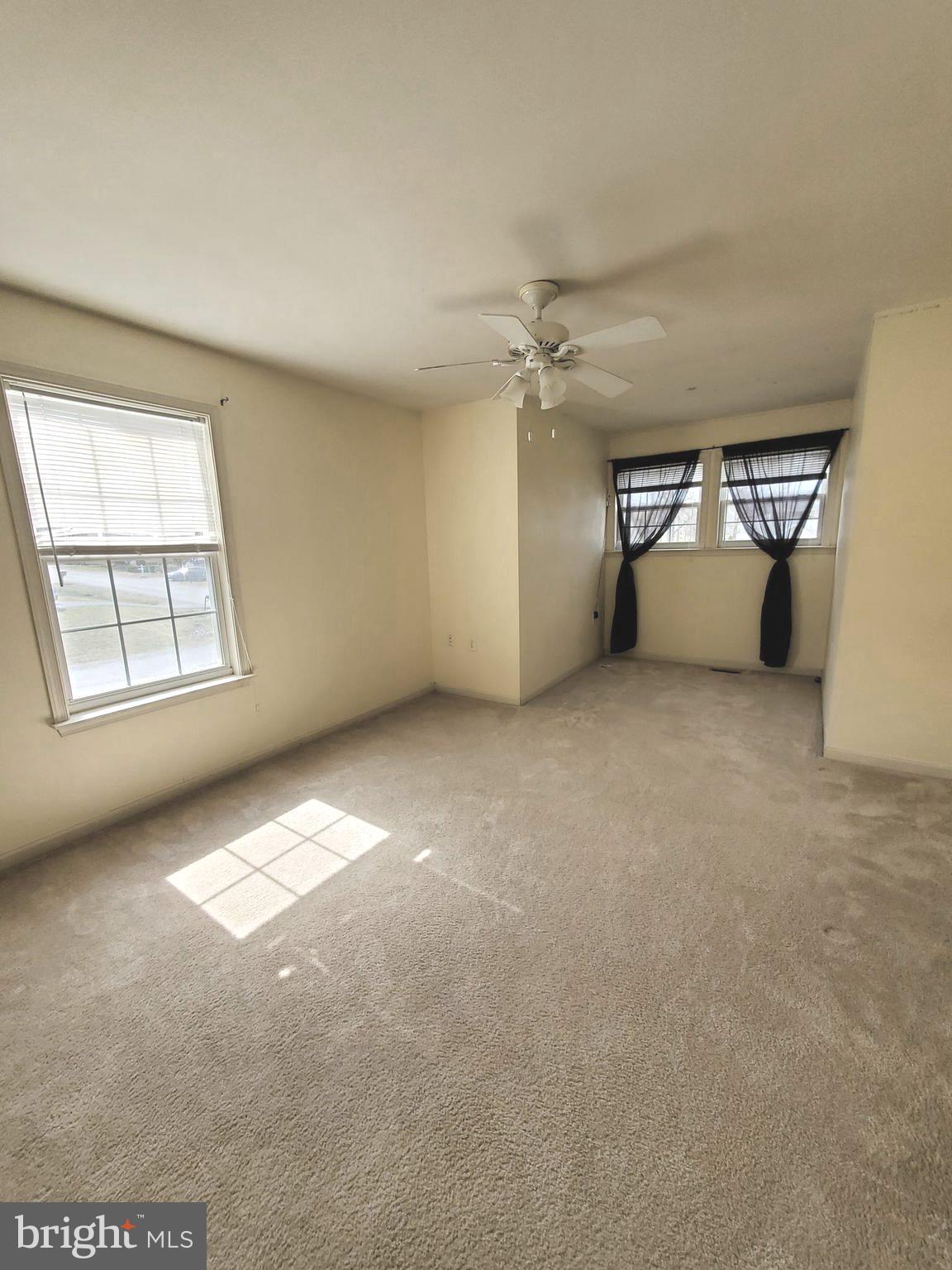 LAUREL RIDGE - Residential