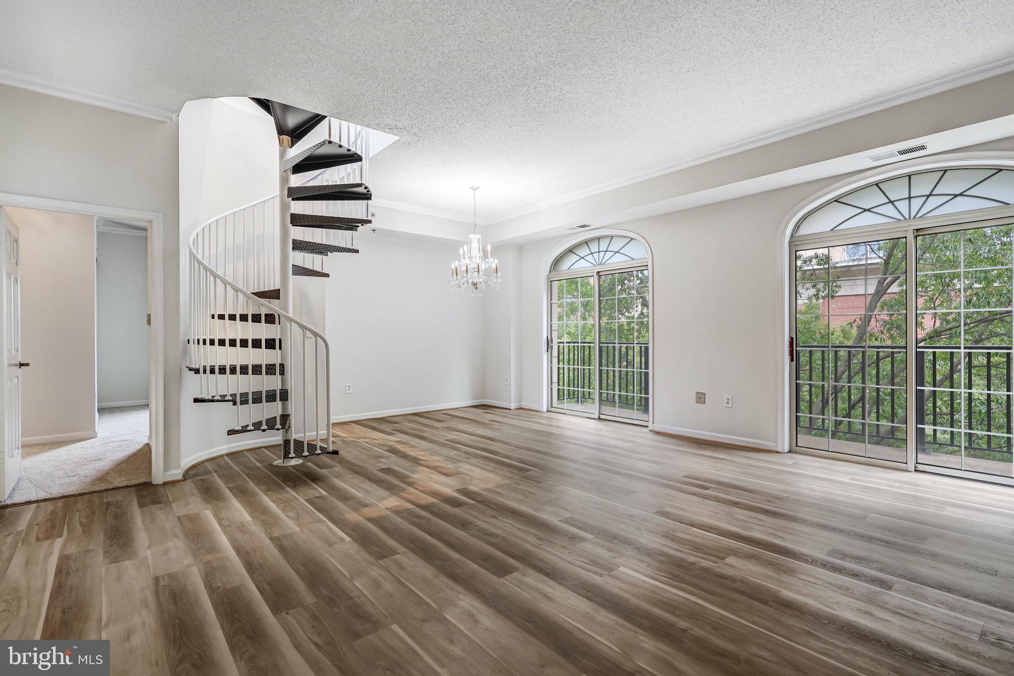 2121 JAMIESON AVENUE 401