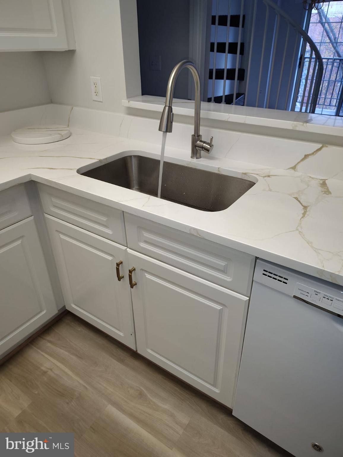 2121 JAMIESON AVENUE 401