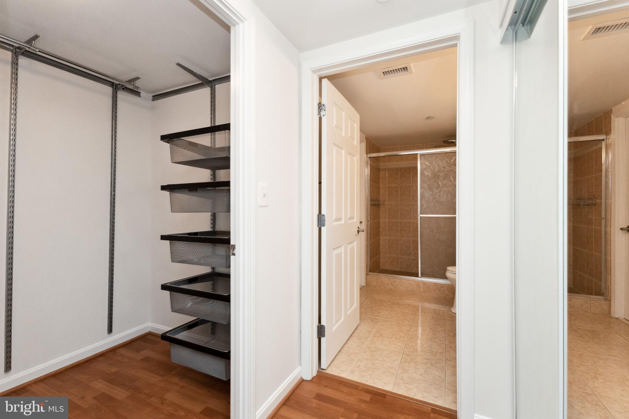 GALLERY AT WHITE FLINT - Residential