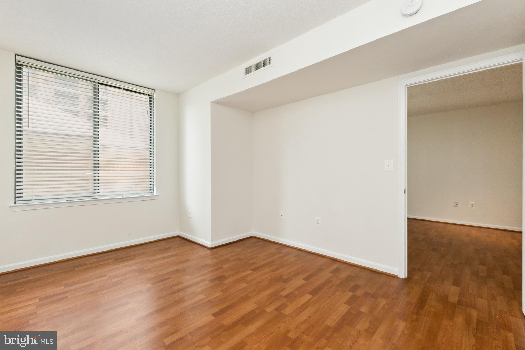 GALLERY AT WHITE FLINT - Residential