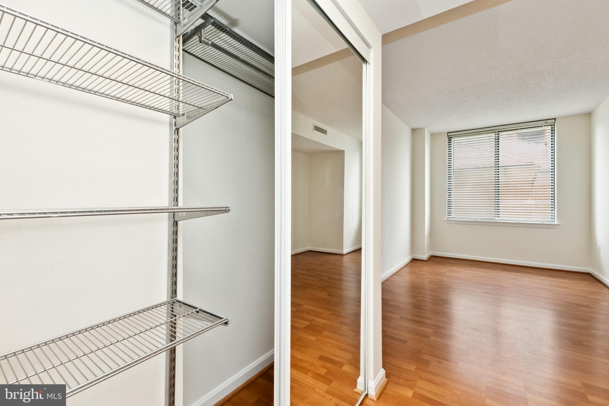 GALLERY AT WHITE FLINT - Residential