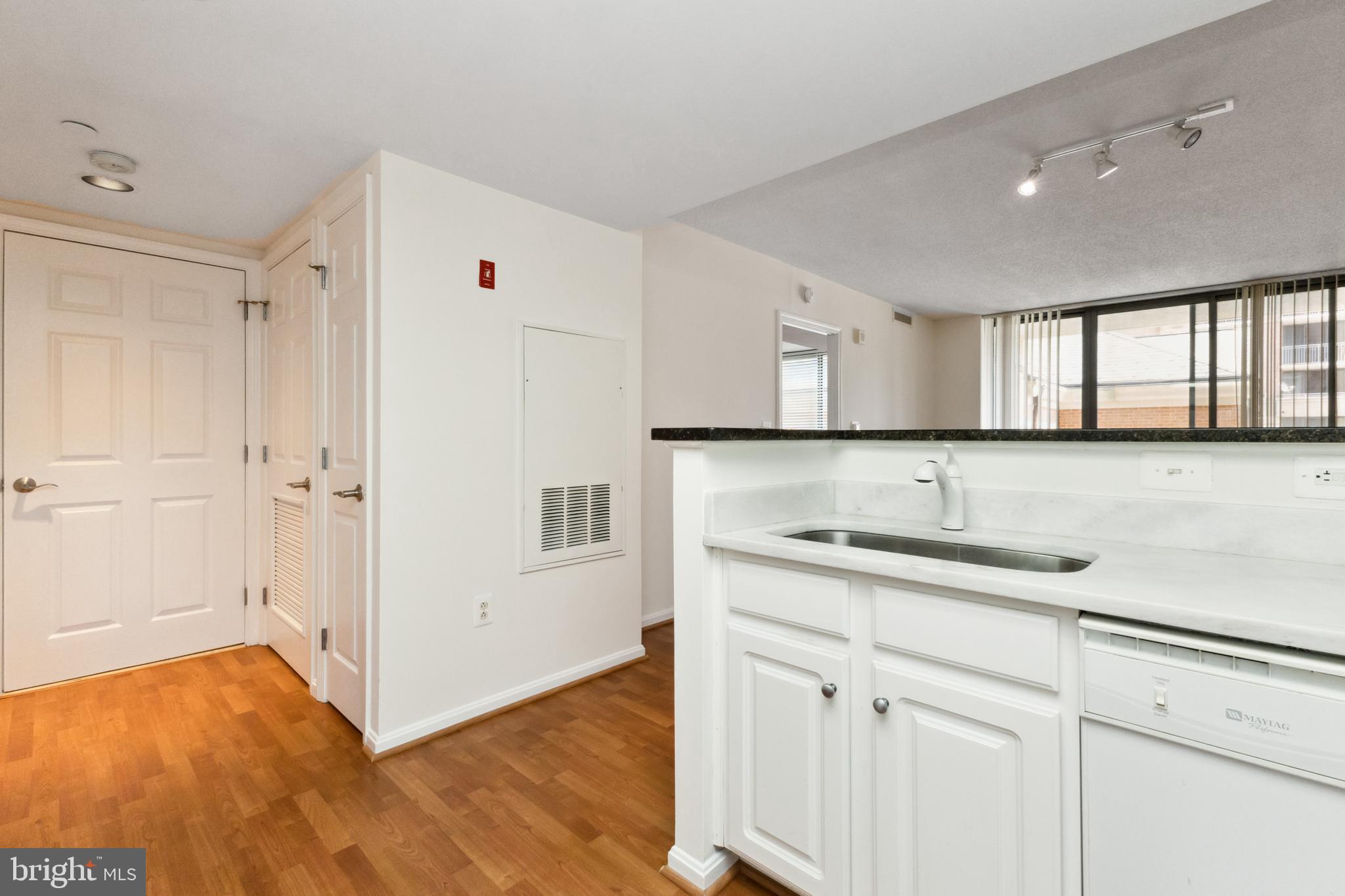 GALLERY AT WHITE FLINT - Residential