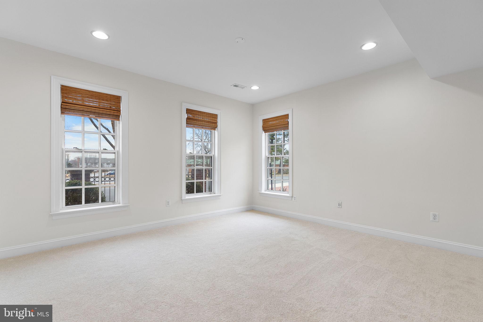 FAIRFAX GATEWAY - Residential