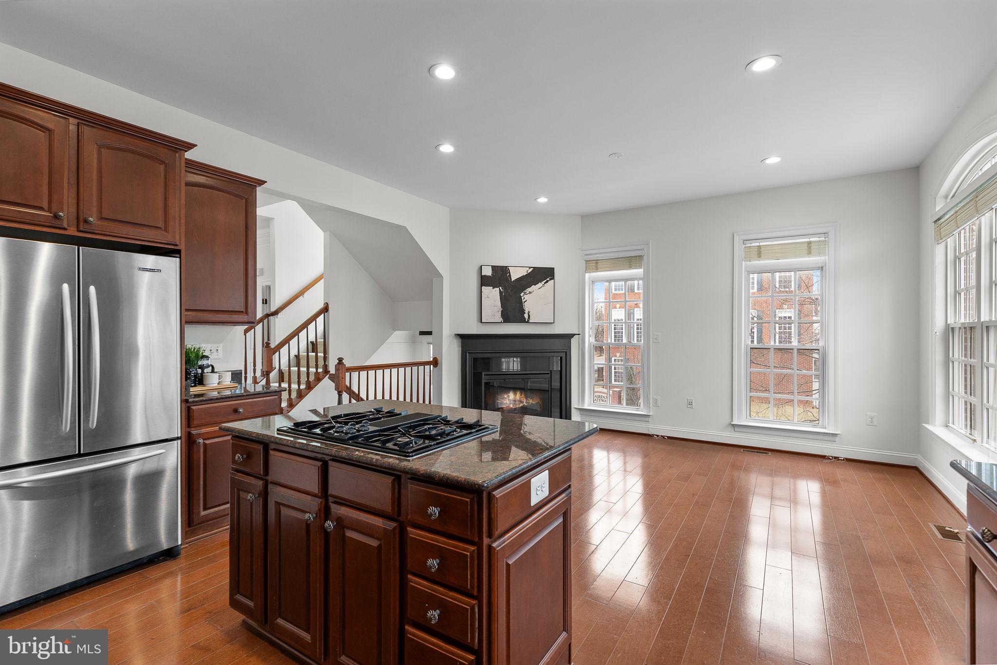 FAIRFAX GATEWAY - Residential