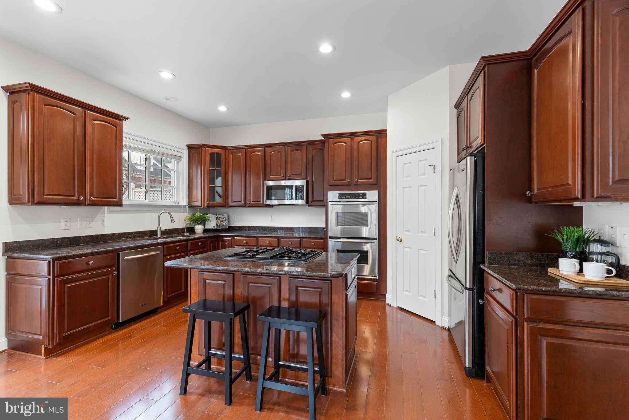 FAIRFAX GATEWAY - Residential