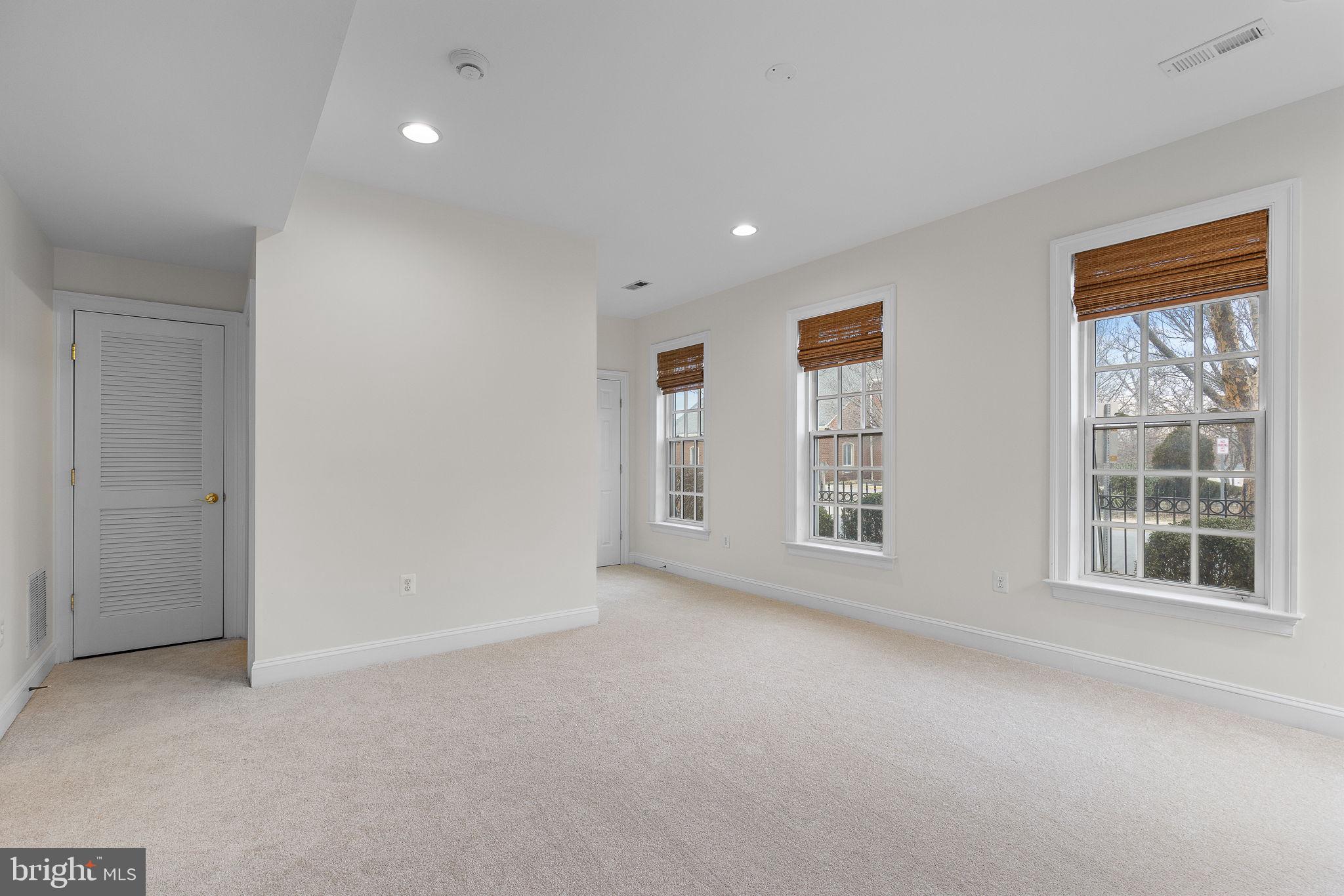 FAIRFAX GATEWAY - Residential