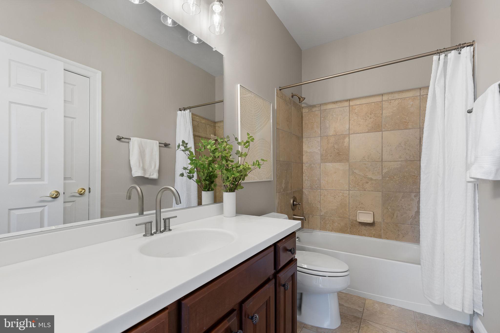 FAIRFAX GATEWAY - Residential