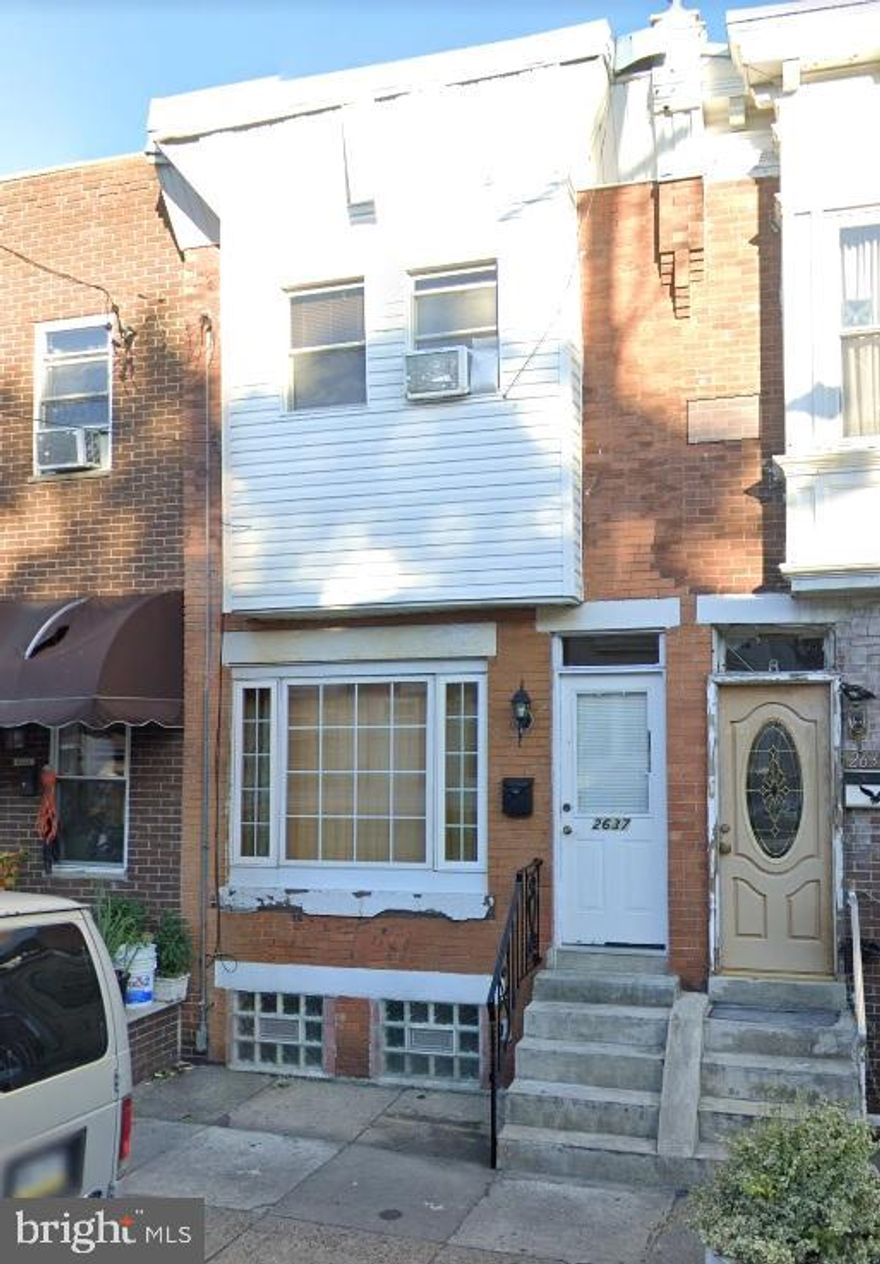 Nice Row House with Good Condition. 3 Bed 1 Bath. Currently tenant occupy with $1,400 /month. Has lease. Convenience location, next to Oregon Ave and near everything.
