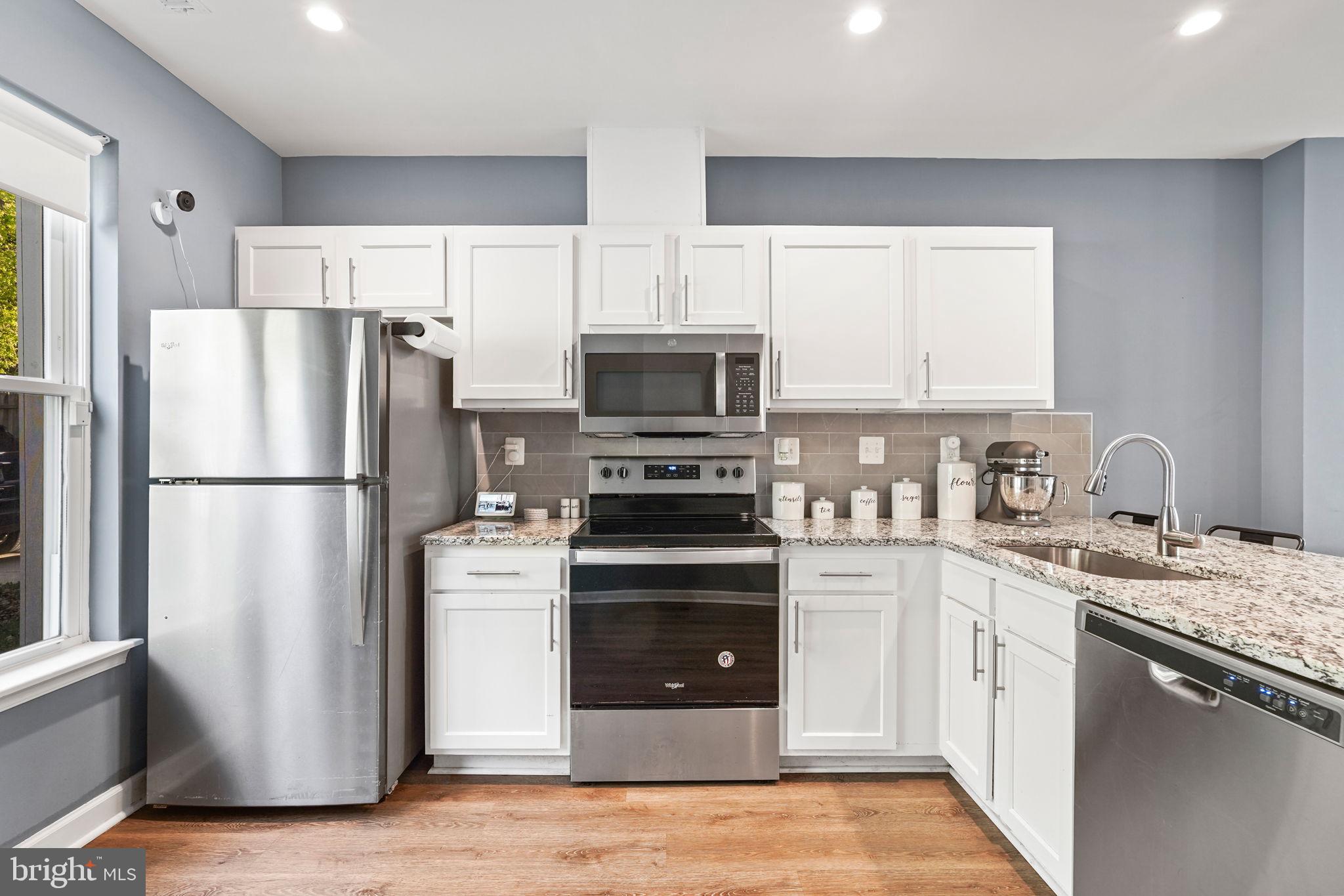 2210 HUNTER PLACE SE