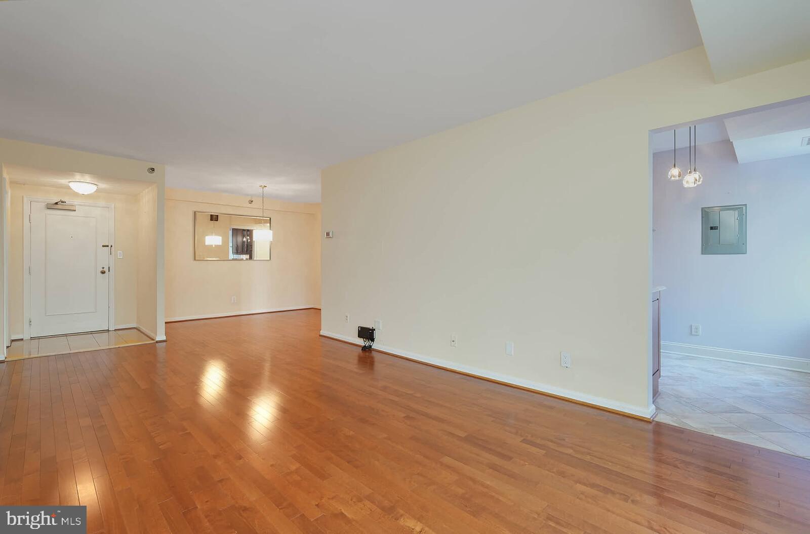 5802 NICHOLSON LANE 2-901