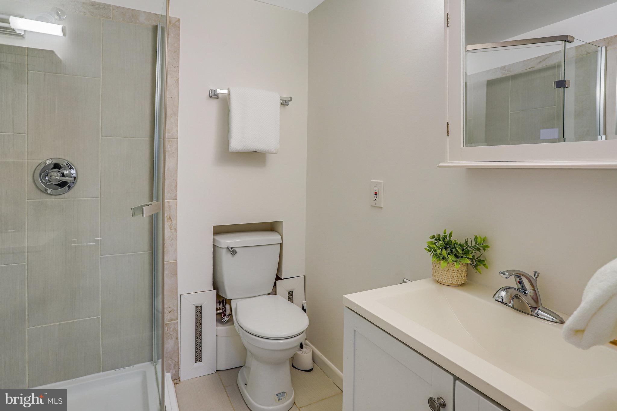 HILLANDALE FOREST - Residential