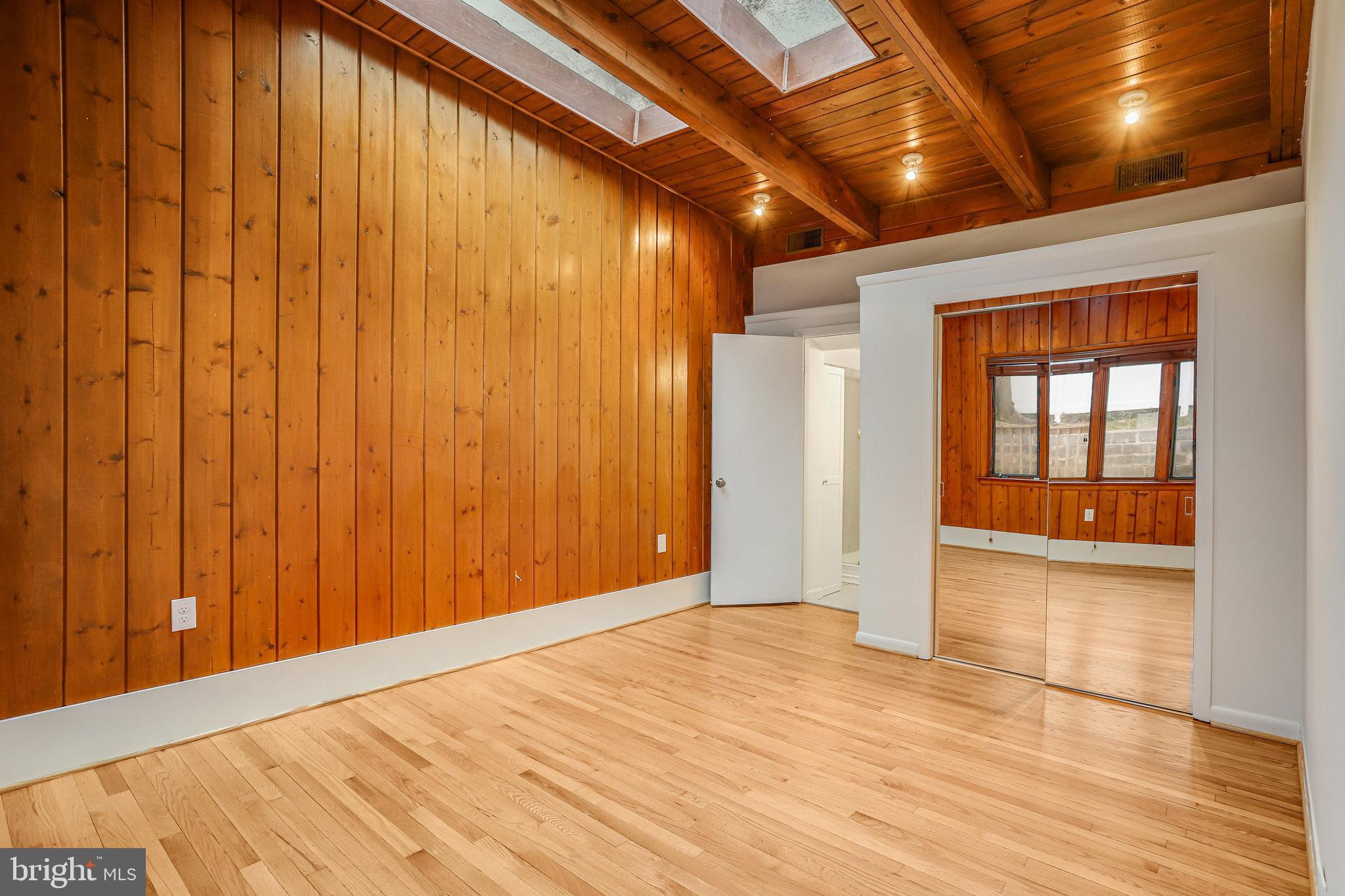 HILLANDALE FOREST - Residential