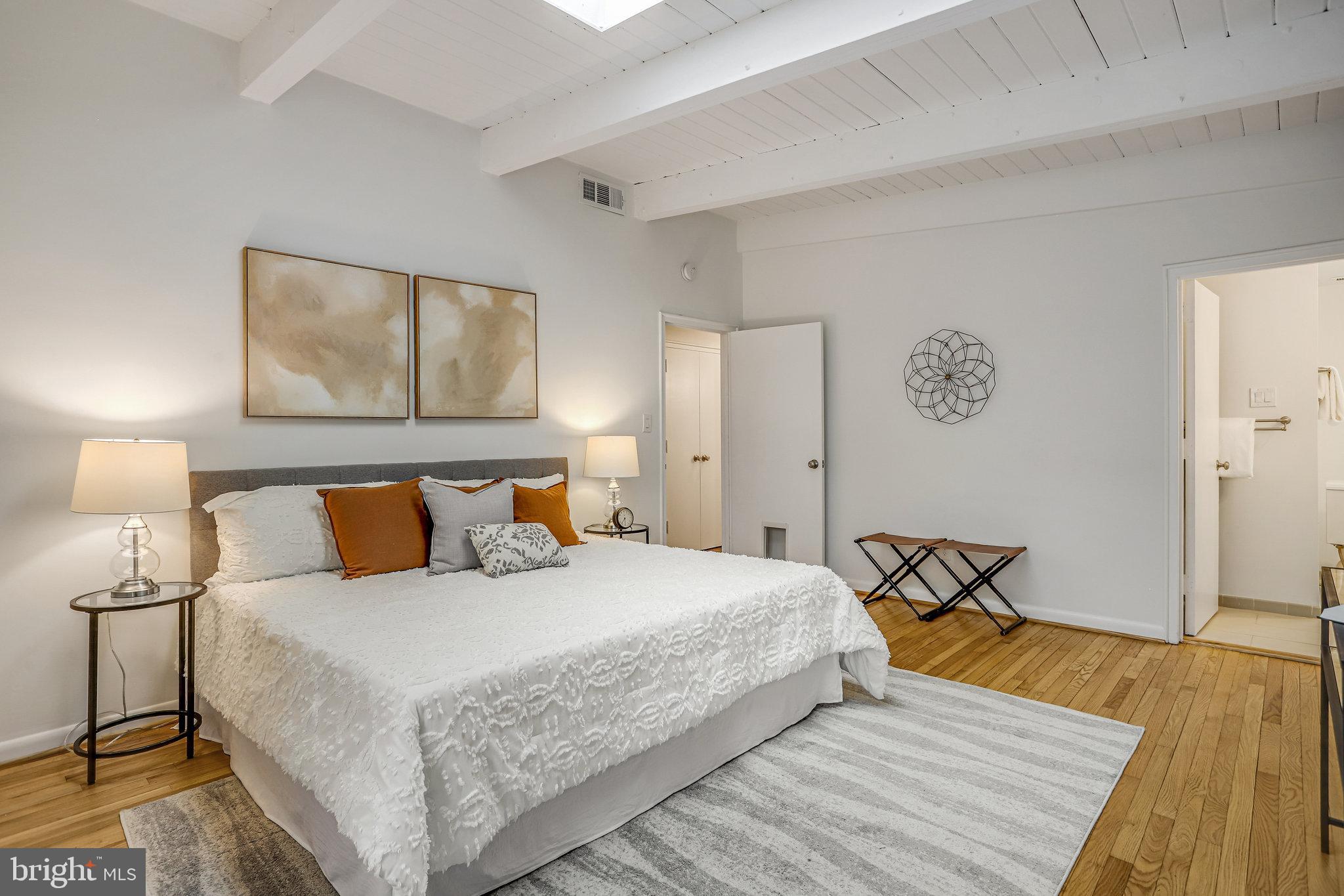 HILLANDALE FOREST - Residential