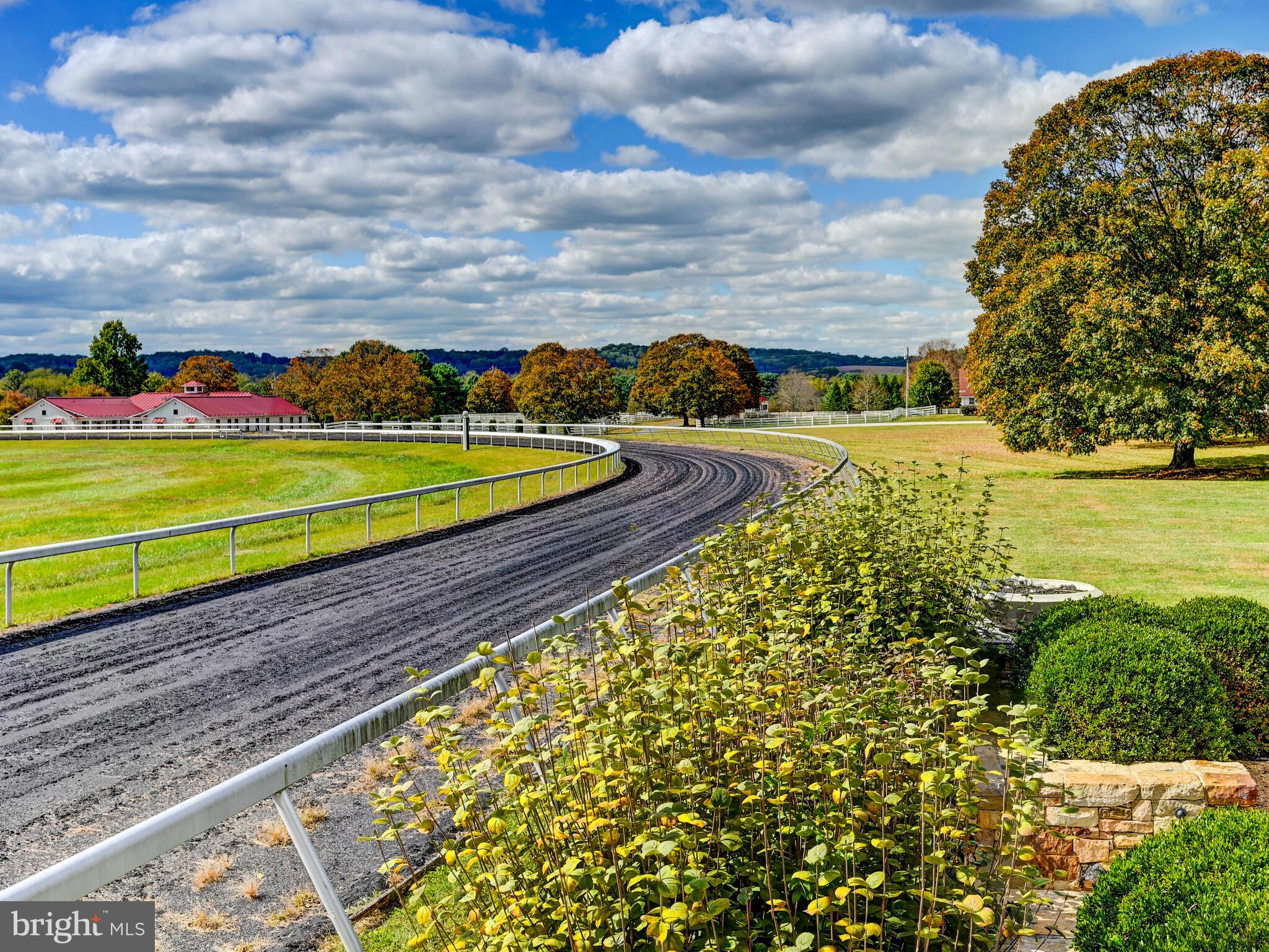 WORTHINGTON VALLEY - Farm