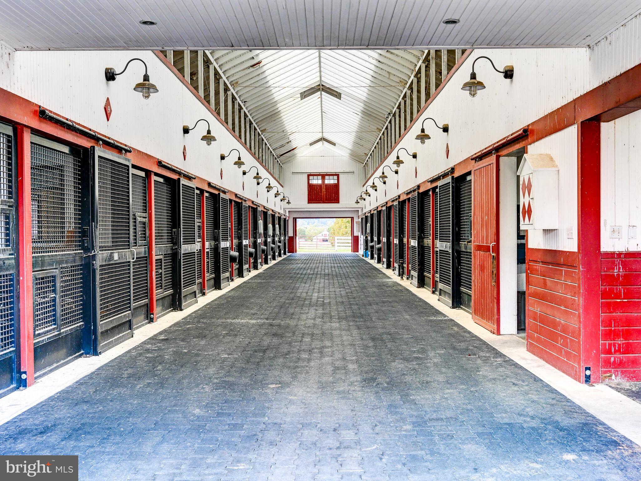 WORTHINGTON VALLEY - Farm