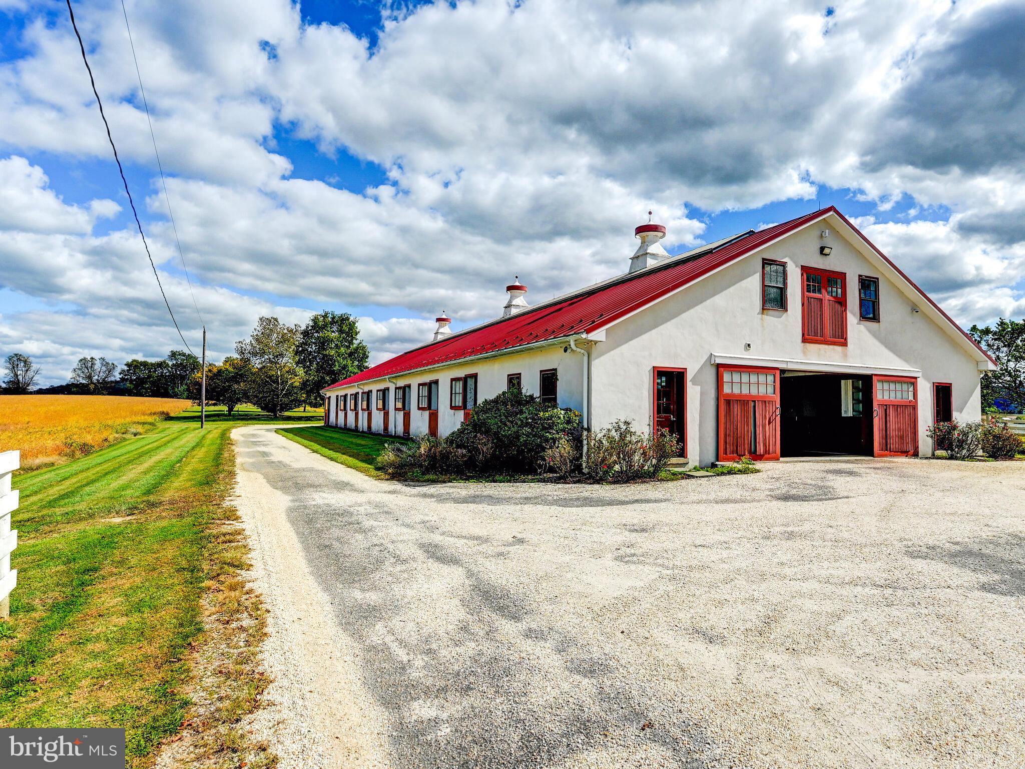 WORTHINGTON VALLEY - Farm