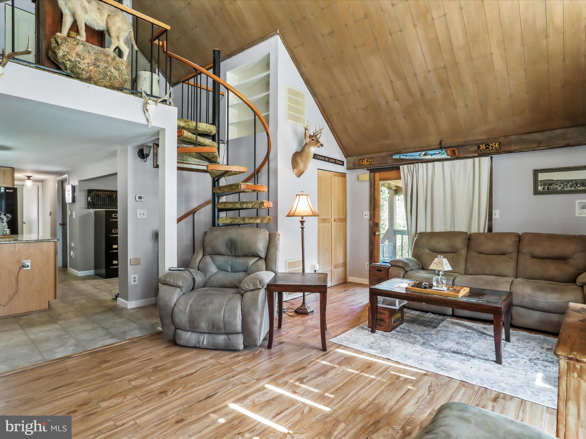 HIGH VIEW FARMS - Residential