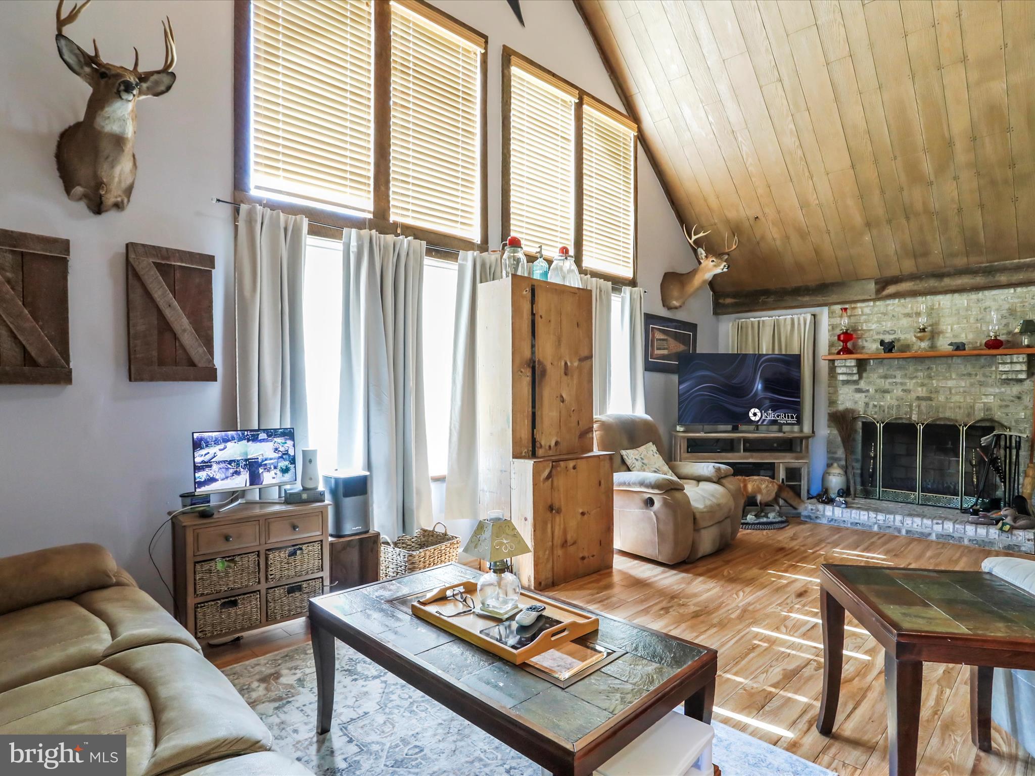 HIGH VIEW FARMS - Residential